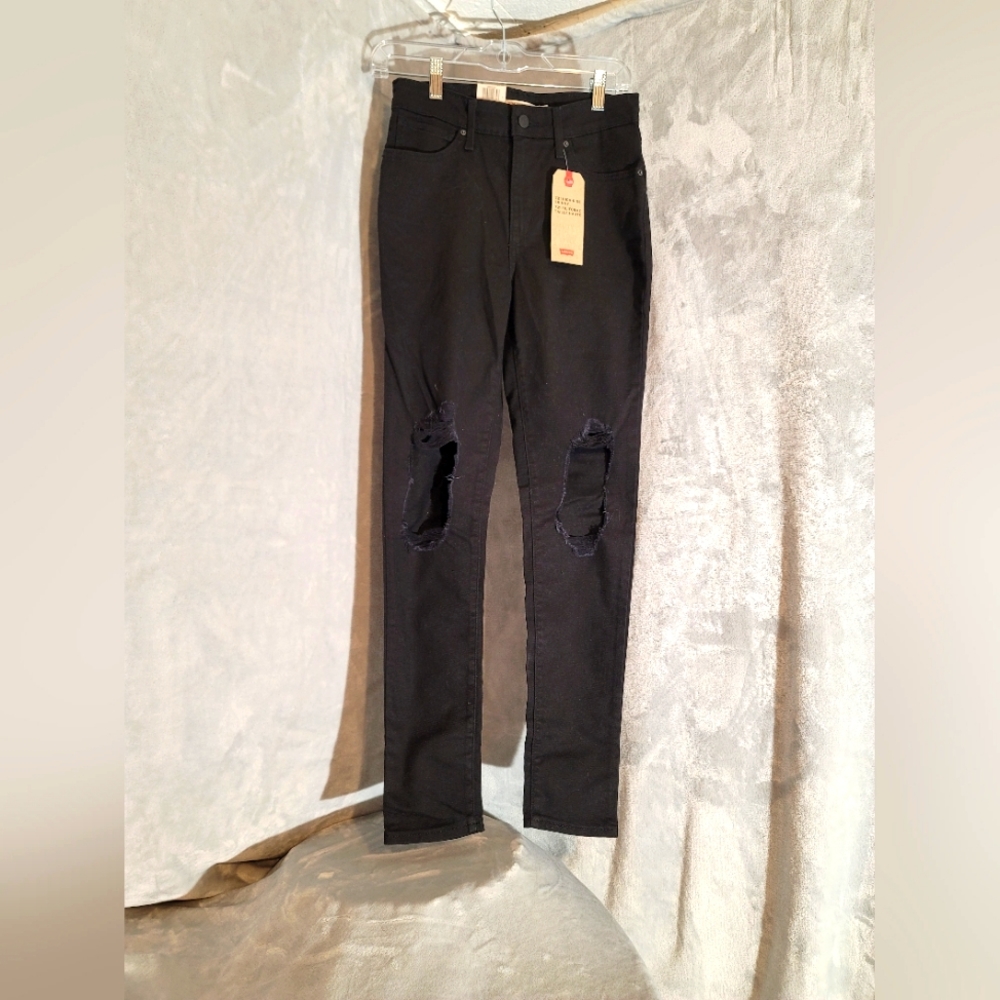 🚨Reduced!! NWT Levi's